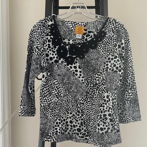 Ruby Rd. Black and White Patterned Blouse